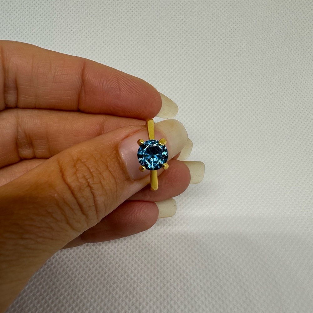 Blue Stone Ring - Picture 2 of 4